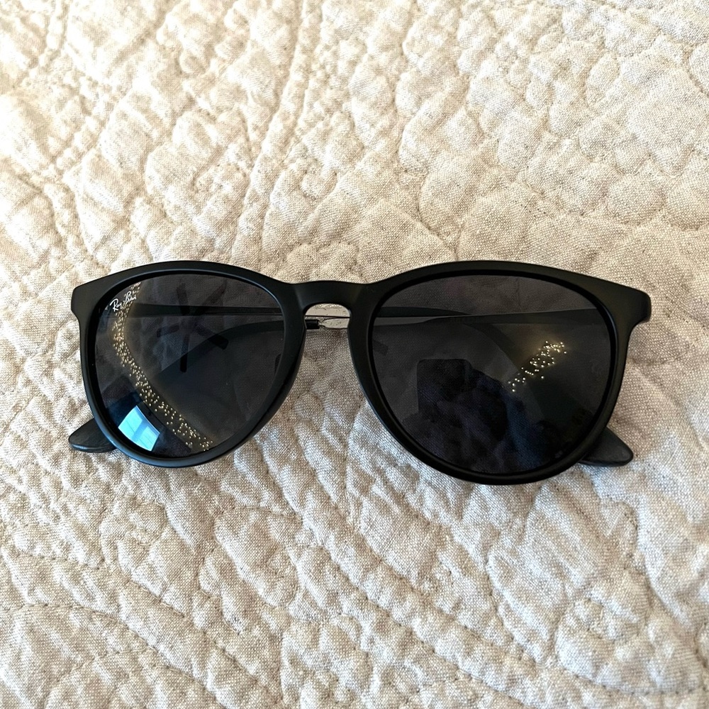 Black Ray Bans